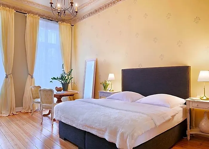 Am Museum Nocleg ze śniadaniem 3*